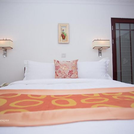 Regency Resort Singida Bagian luar foto
