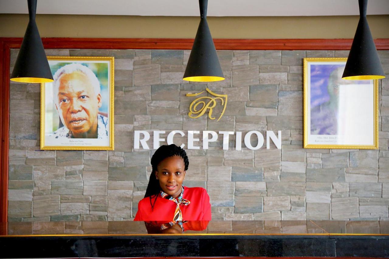 Regency Resort Singida Bagian luar foto