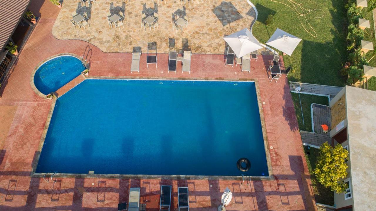 Regency Resort Singida Bagian luar foto