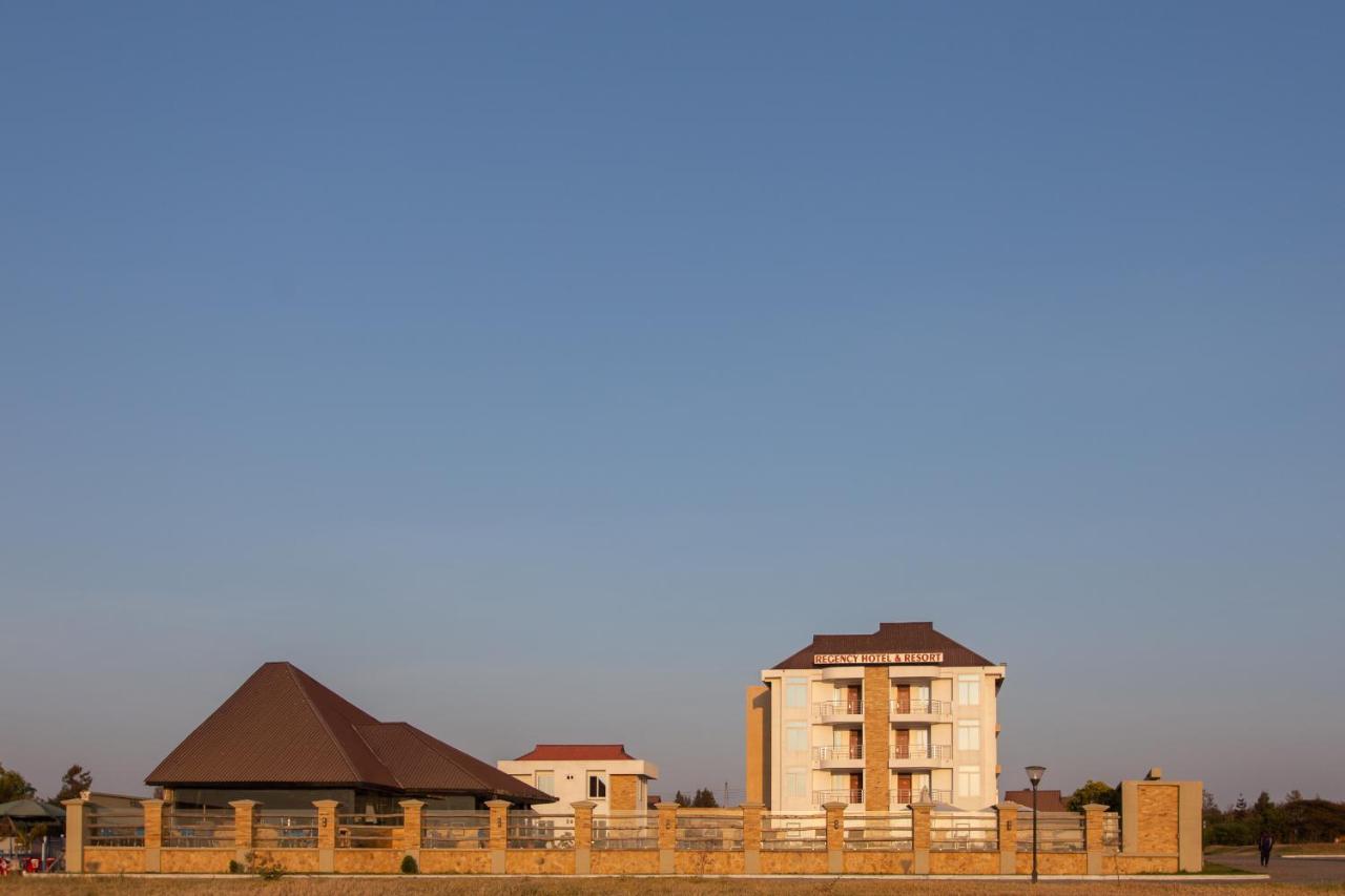 Regency Resort Singida Bagian luar foto