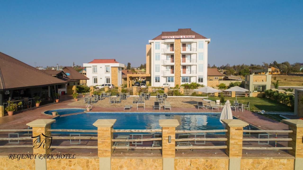 Regency Resort Singida Bagian luar foto