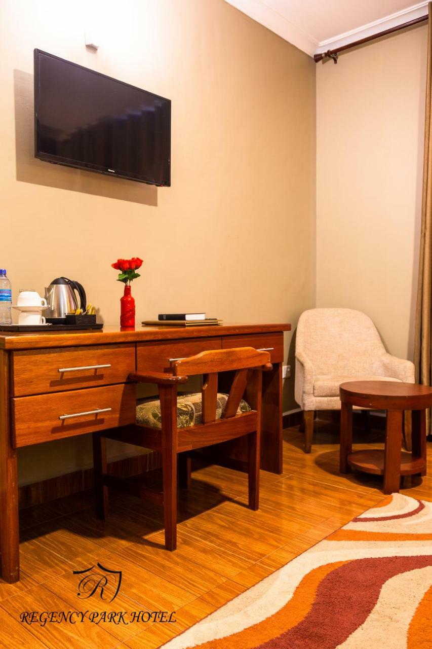Regency Resort Singida Bagian luar foto