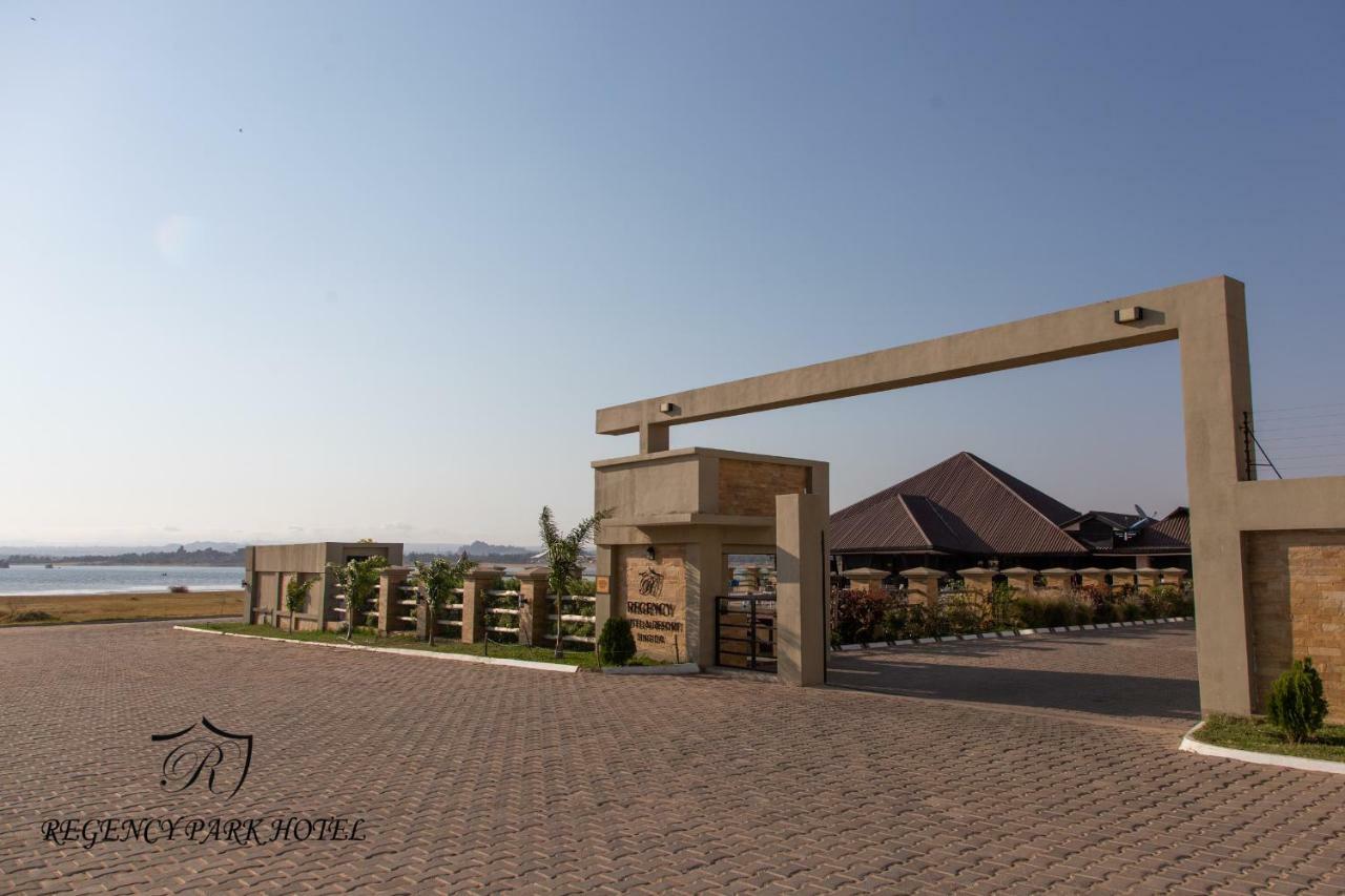 Regency Resort Singida Bagian luar foto