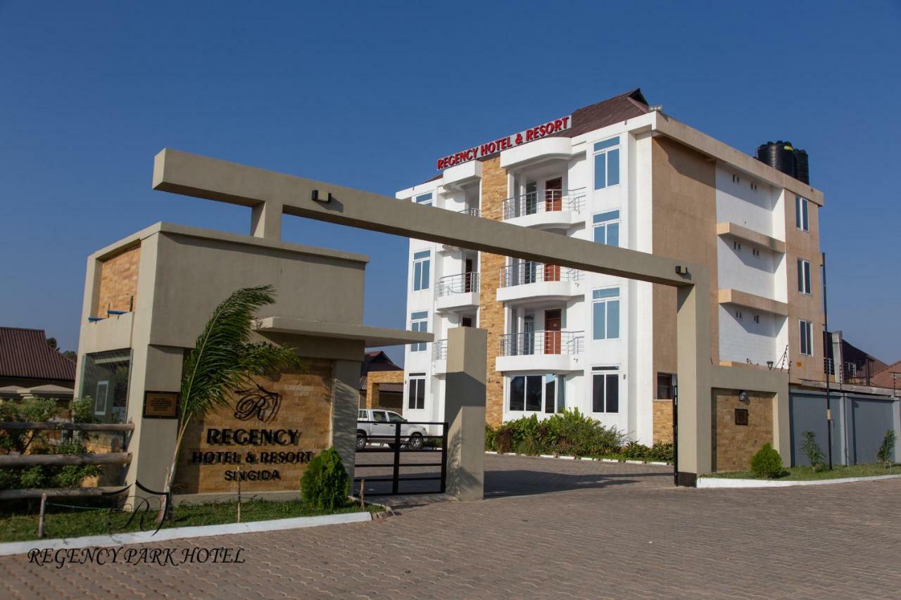 Regency Resort Singida Bagian luar foto