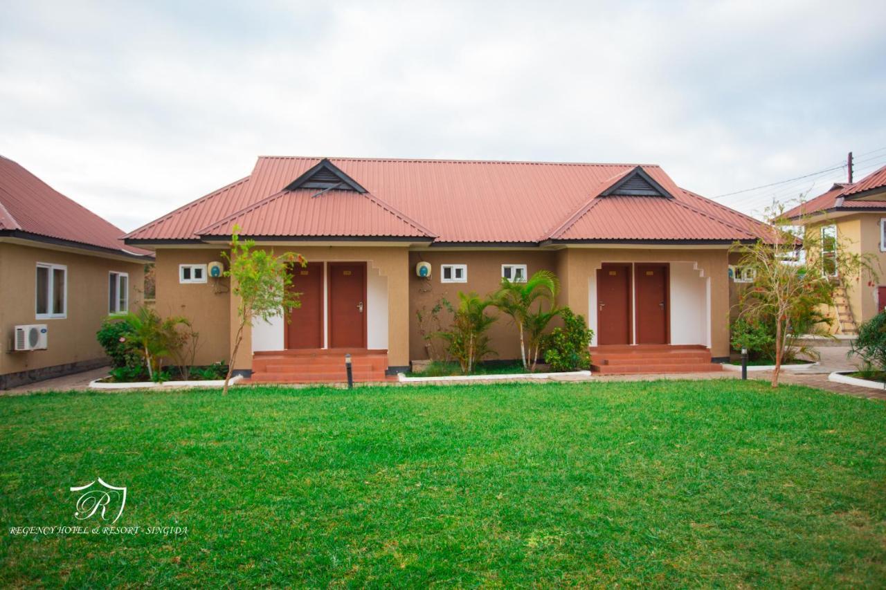 Regency Resort Singida Bagian luar foto